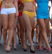 Участницы Парада моделей в нижнем белье
