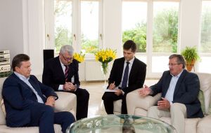 Viktor Yanukovich and  Bronislaw Komorowski