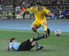 Yevgeniy Konoplyanka and Maximiliano Pereira