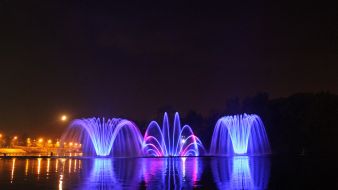 The greatest fountain around the world on the opened reservoirs opening