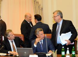 Nikolay Prisyazhnyuk, Yuriy Boyko and the Fedor Yaroshenko