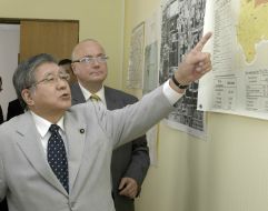 Dmitriy Bobro and Takahiro Yokomichi