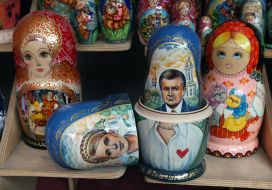 The Russian Dolls with pictures of Viktor Yanukovich and Yuliya Timoshenko
