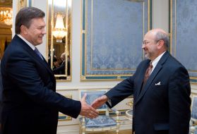 Viktor Yanukovich and Lamberto Dzanner 