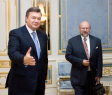 Viktor Yanukovich and Lamberto Dzanner