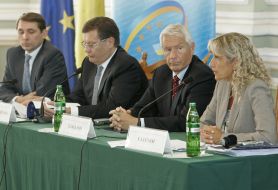 Nikolay Tochitskiy, Konstantin Grischenko, Thorbjorn Jagland and Claudia Luciani