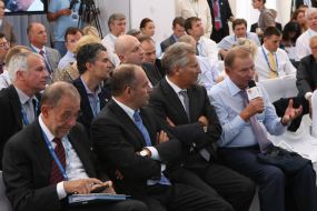 Leonid Kuchma, Aleksander Kwasniewski, Viktor Pinchuk and Javier Solana