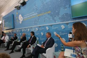Participants of VIII Yalta meeting