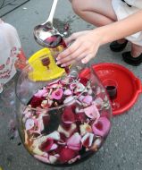 Wine with the petals of roses