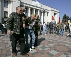 Воины-афганцы протестуют против сокращения льгот