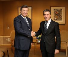 Виктор Янукович и Андерс Фог Расмуссен