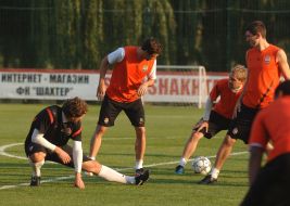 Andrey Pyatov, Dario Srna, Tomas Hubschman and Sergey Krivtsov 