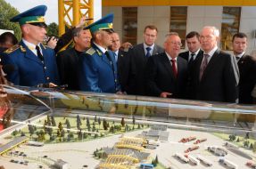 Николай Азаров