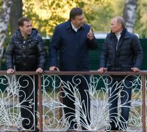 Dmitriy Medvedev, Viktor Yanukovich and Vladimir Putin