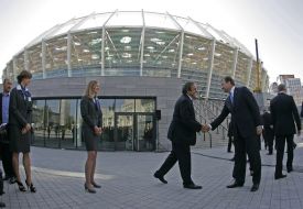 Michel Platini and  Aleksandr Popov