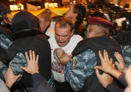 Conflict between Yuliya Timoshenko's supporter and militia