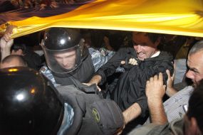 Clash with protesters "Berkut"