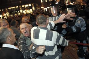 Clash with protesters "Berkut"