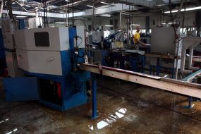 У цеху по виготовленню лиж