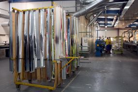 У цеху по виготовленню лиж