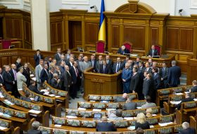 Deputies from "BYUT-Batkivshchina" near the tribune of parliament