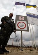 Dosimetrist measures the level of radiation