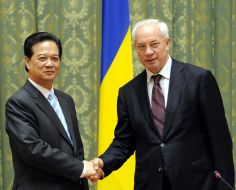 Nguyen Tan Dung and Nikolay Azarov