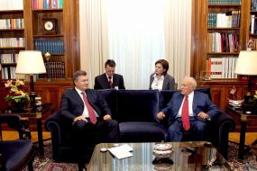 Viktor Yanukovich and Karolos Papoulias