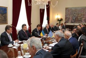 Viktor Yanukovich and Karolos Papoulias