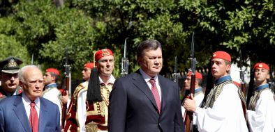 Viktor Yanukovich and Karolos Papoulias