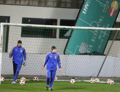 Футболісти