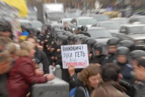 Blockade of militia fighters