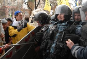 Blockade of militia fighters