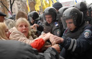 Blockade of militia fighters