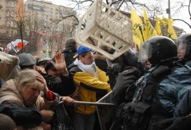 Blockade of militia fighters