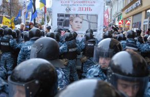 Бойцы спецподразделений милиции