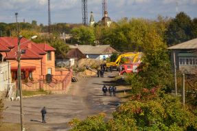 Operation on defusing of 250-kilogram drop bomb