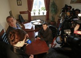 MPs keep the tax police employees