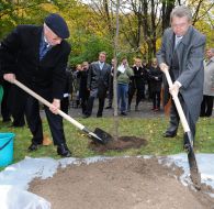 Nikolay Azarov and Sergey Tulub tree planting