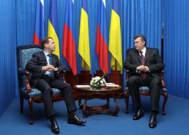 Dmitriy Medvedev and Viktor Yanukovich