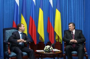 Dmitriy Medvedev and Viktor Yanukovich