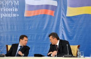 Dmitriy Medvedev and Viktor Yanukovich