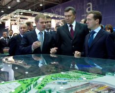 Dmitriy Medvedev and Viktor Yanukovich