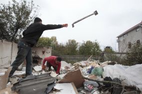 Dismantling of buildings