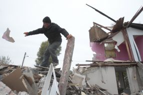 Dismantling of buildings