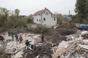 Dismantling of buildings