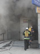 Тушение пожара в торговом комплексе