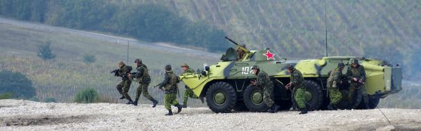 Участники реконструкции боя