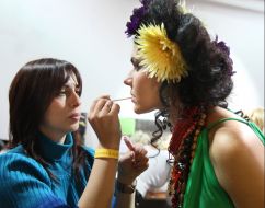 Make-up makeup model corrects