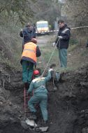 Аварийные бригады на месте оползня